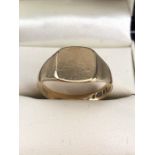 9ct Gold Signet ring (not engraved) size R Approx 3.4g