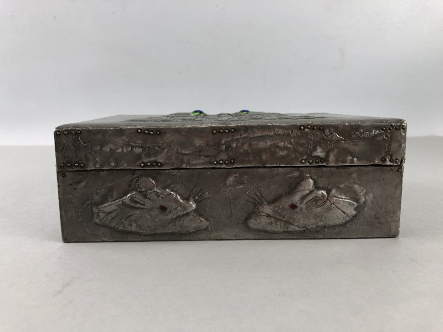 Pewter box decorated with a cat and mice to the sides stamped "AK" to the reverse - Image 3 of 8