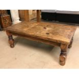 Oak coffee table of rustic design, approx 110cm x 60cm x 40cm