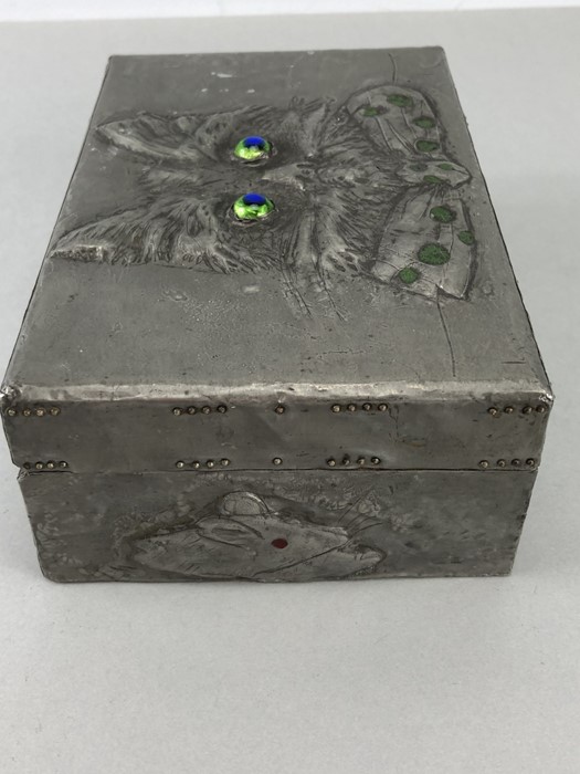 Pewter box decorated with a cat and mice to the sides stamped "AK" to the reverse - Image 5 of 8
