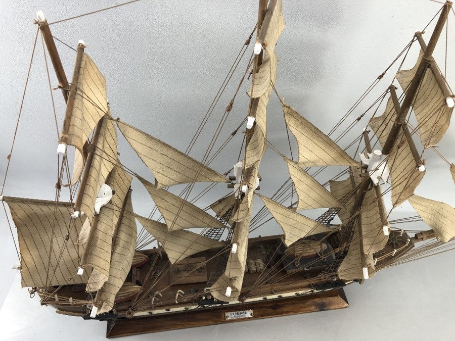 Wooden scale model of a three mast clipper 'Siglo XIX' displayed on a plinth. Length approx 85cm - Image 5 of 12