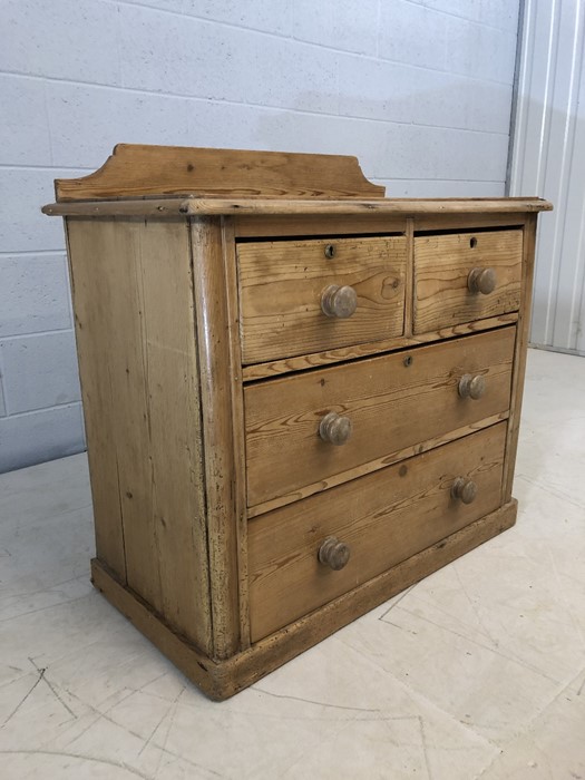 Small antique pine chest of four drawers with upstand, approx 90cm x 46cm x 85cm - Image 3 of 7