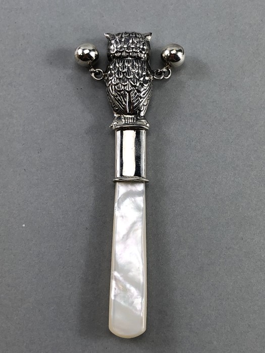 Silver babies rattle with mother of pearl handle - Image 2 of 6