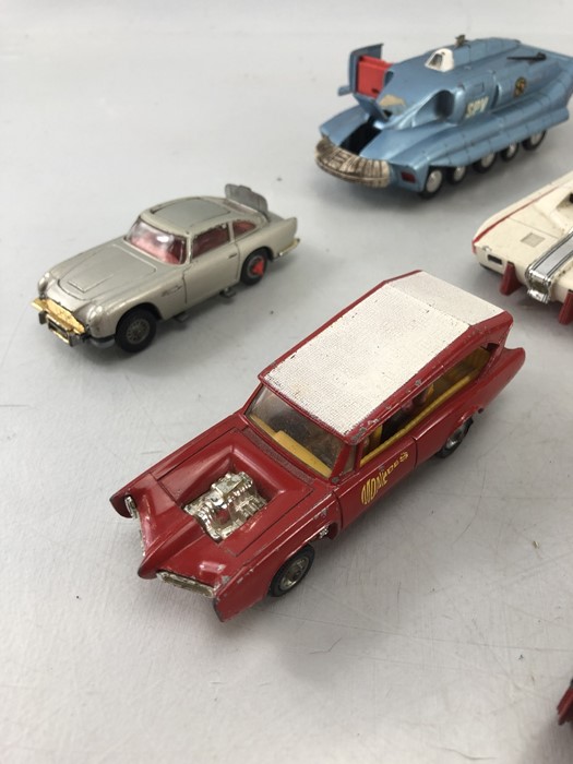 Collection of diecast vehicles by Corgi and Dinky to include Thunderbirds, Chitty Chitty Bang - Image 9 of 10