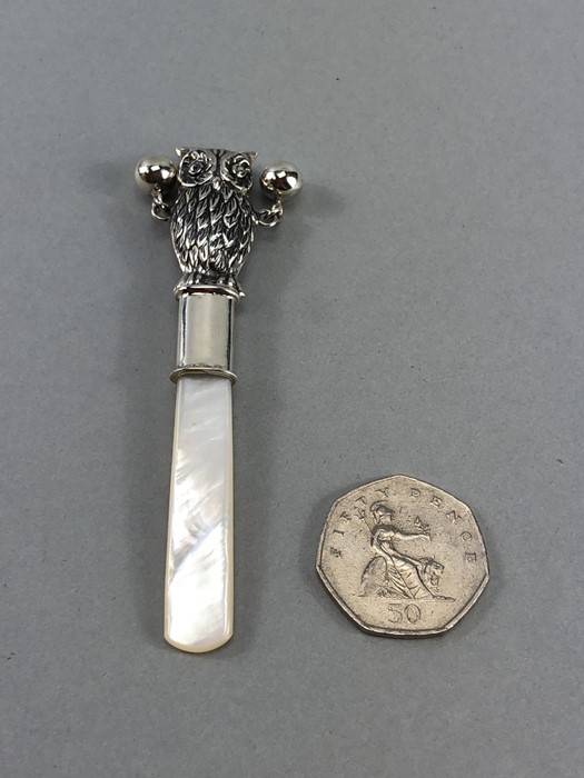 Silver babies rattle with mother of pearl handle - Image 6 of 6