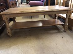 Pine coffee table, approx 106cm x 55cm x 40cm