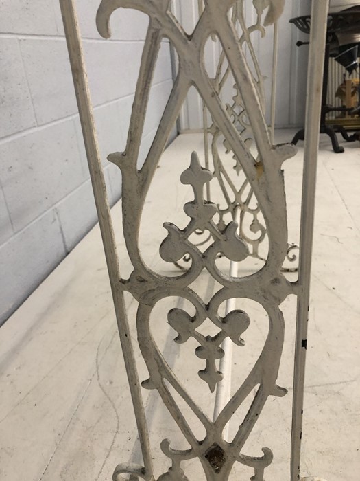 Wrought iron three tiered towel rail with scroll decoration - Image 3 of 6