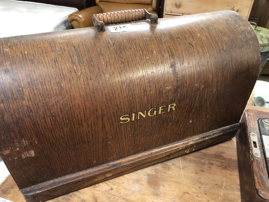 Cased Singer sewing machine with original Singer cardboard box and accessories, serial no. Y1625979 - Image 3 of 5