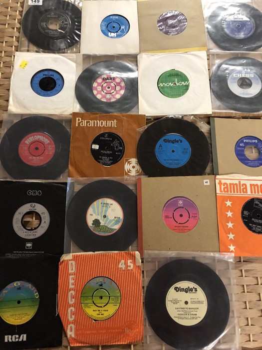 Collection of Vinyl 45's / singles to include 10 CC, The Dave Clarke Five, Joan Baez etc