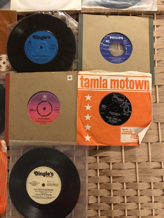 Collection of Vinyl 45's / singles to include 10 CC, The Dave Clarke Five, Joan Baez etc - Image 5 of 5