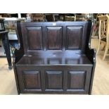 Small wooden settle with lidded seat, approx 93cm x 34cm x 90c tall