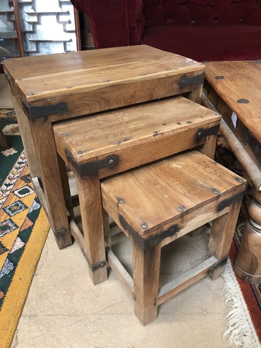 Mexican pine square coffee table along with a next of three occasional Mexican pine tables - Image 2 of 6