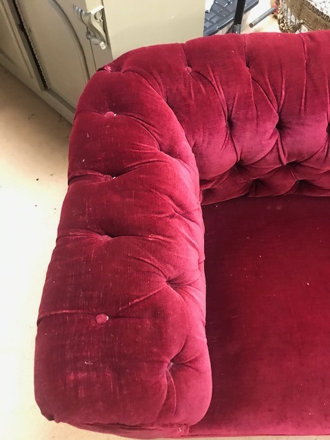 Chesterfield two seater sofa in Red velvet fabric, approx 180cm in length - Image 6 of 17