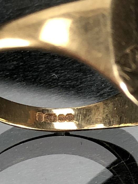 9ct Gold signet ring size 'S' (approx 2.5g) - Image 4 of 4