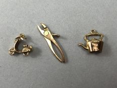 three 9ct Gold Bracelet Charms total weight approx 3.4g