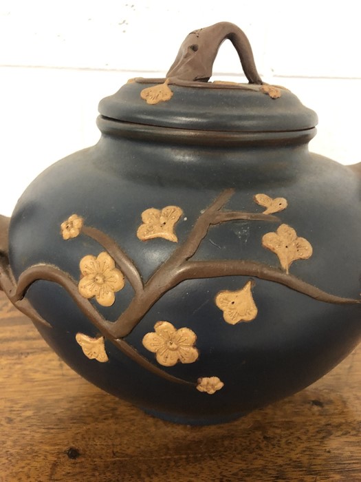 Very large Chinese Yixing pottery clay teapot with cherry blossom on blue ground with character mark - Image 4 of 12