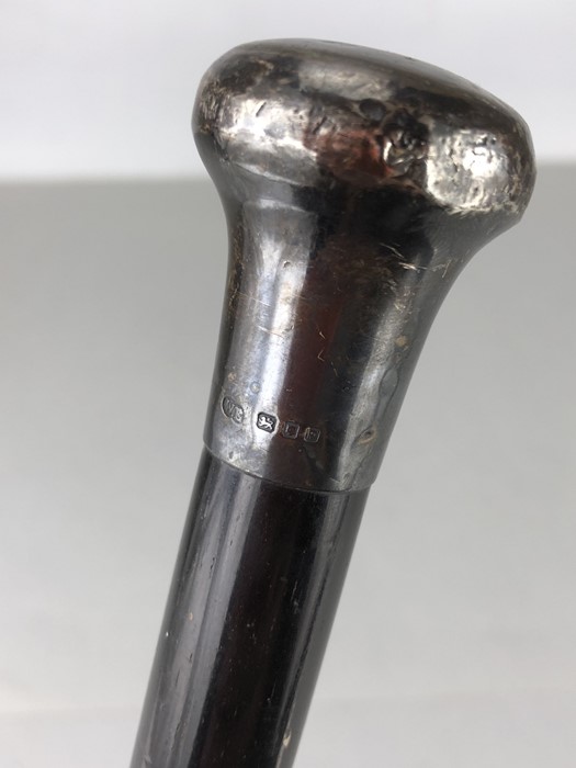 Hallmarked Silver topped black ebonised walking cane Silver hallmarked London 1941 maker WE - Image 2 of 3