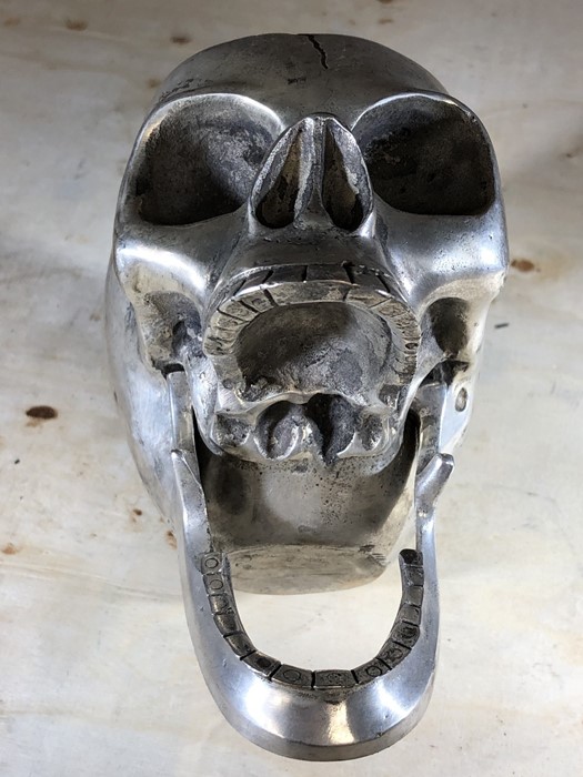 Ornamental white metal skull, approx 10cm in height - Image 4 of 6