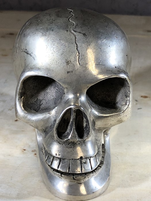 Ornamental white metal skull, approx 10cm in height - Image 6 of 6