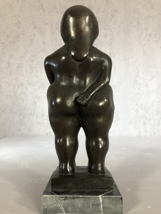 Large bronze figure of a rotund woman, approx 36cm in height - Image 5 of 6
