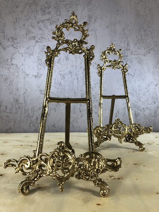 Pair of easels in gold finish, each approx 41cm in height - Image 2 of 4