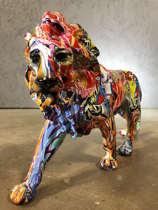 Decorative figure of a lion with graffiti design, approx 23cm in height - Image 2 of 5