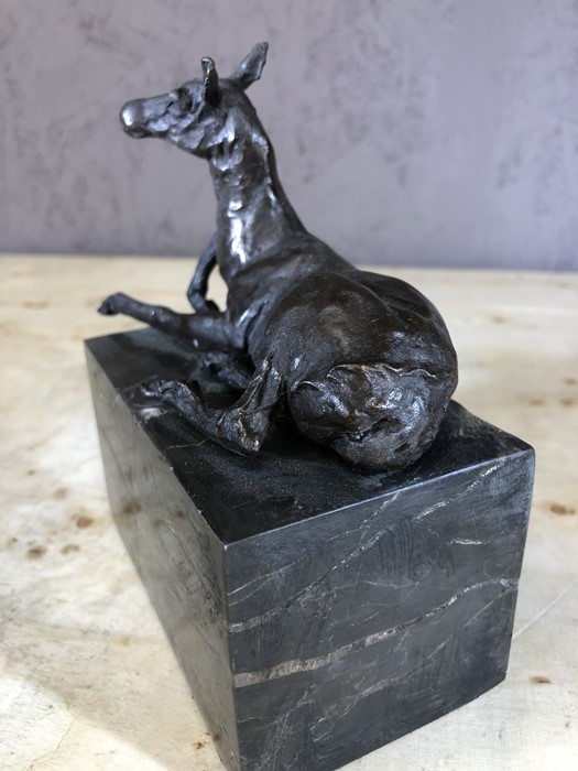 Small bronze of a recumbent deer, approx 15cm in height - Image 4 of 4
