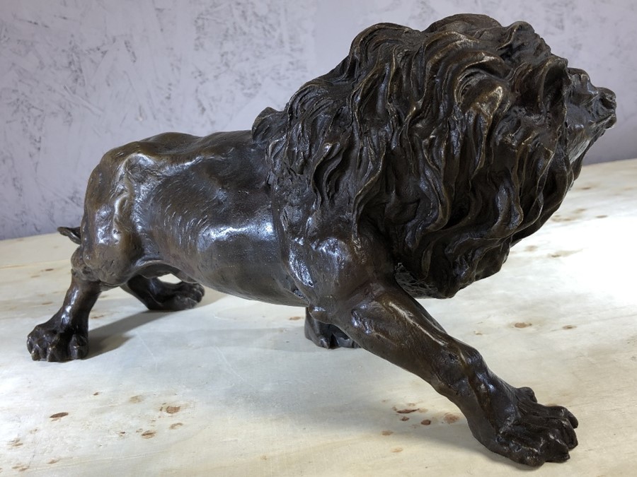 Bronze figure of a lion, approx 15cm in height - Image 3 of 5