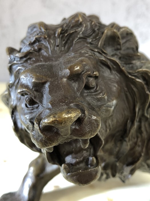 Bronze figure of a lion, approx 15cm in height - Image 5 of 5