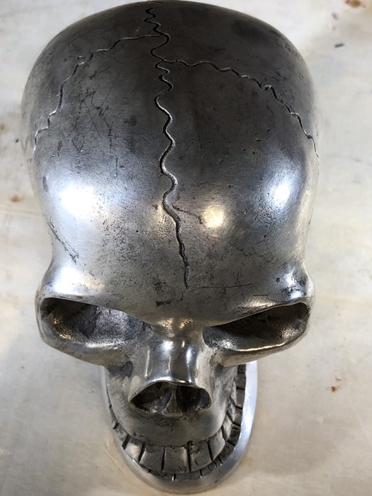 Ornamental white metal skull, approx 10cm in height - Image 5 of 6