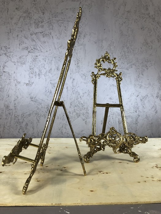 Pair of easels in gold finish, each approx 41cm in height - Image 3 of 4