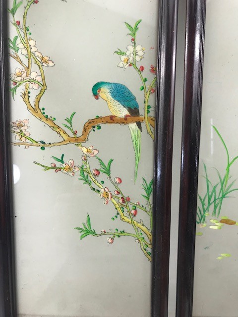 Collection of hand painted Chinese glass screens depicting birds in pierced wooden frames, - Image 4 of 8
