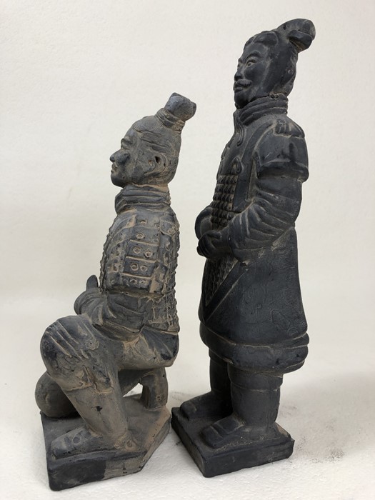 Two stone Chinese Warrior figures, one on bended knee, the tallest approx 26cm in height - Image 4 of 5