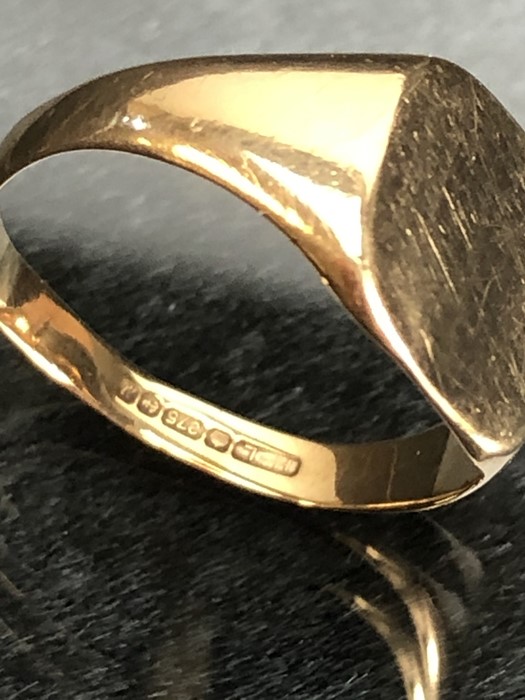 9ct Gold hallmarked signet ring size 'Q' approx 3.2g - Image 3 of 3