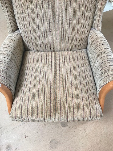 Parker Knoll wing-back armchair - Image 3 of 5