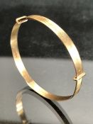 9ct Gold expandable Christening bracelet approx 3.6g
