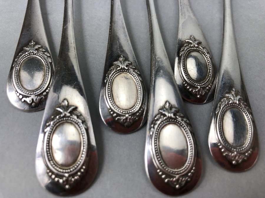 Set of Six solid silver French teaspoons with Paris makers mark approx 109g - Image 3 of 5