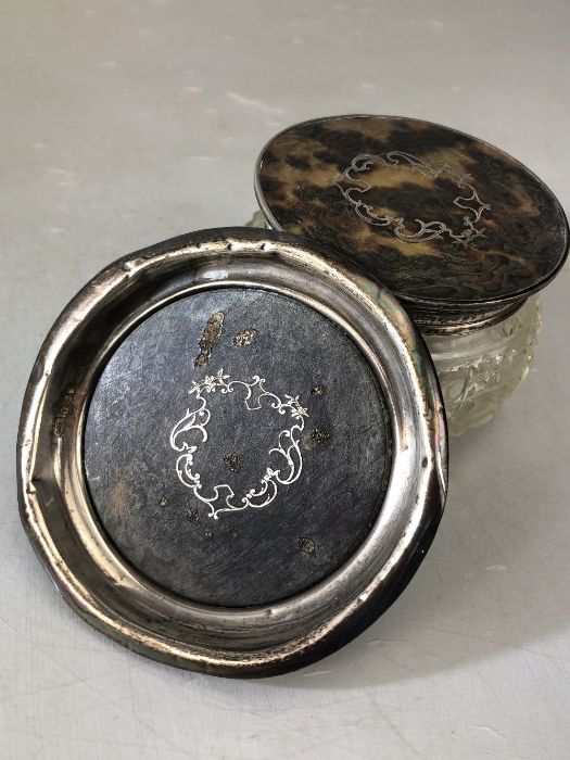 A glass Hallmarked silver and tortoise shell dressing table pot and a hallmarked silver and tortoise - Image 2 of 8