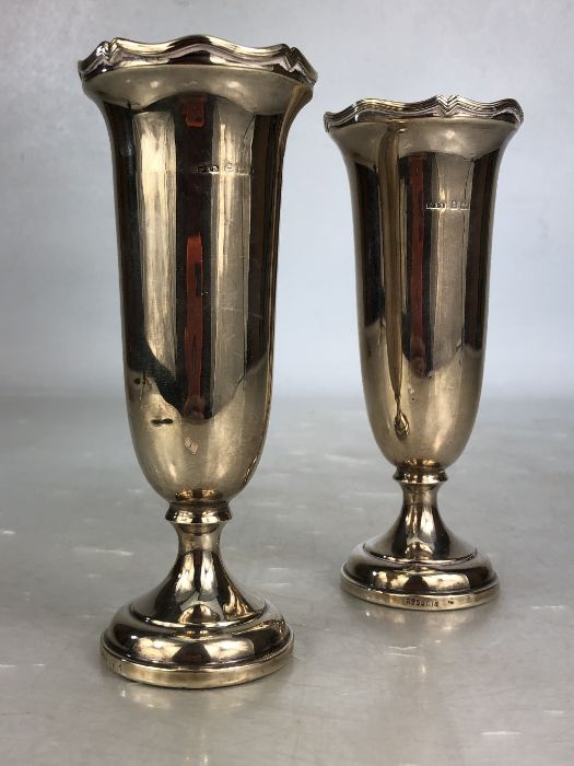 Good pair of Hallmarked silver Vases Birmingham maker E S Barnsley & Co (Edward Souter Barnsley) - Image 3 of 5