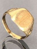 14ct signet Gold ring approx 2.6g size 'H'