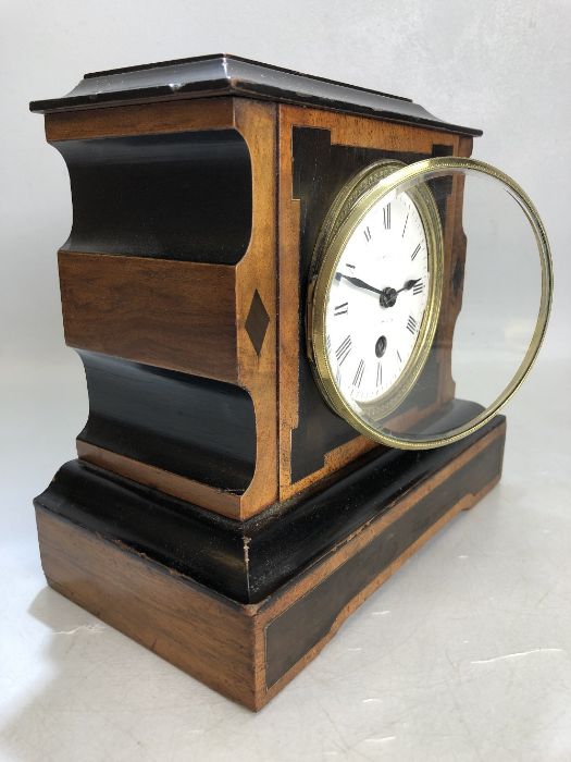 19th Century French mantel clock with enamel dial, in working order, approx 21cm in height - Image 3 of 8