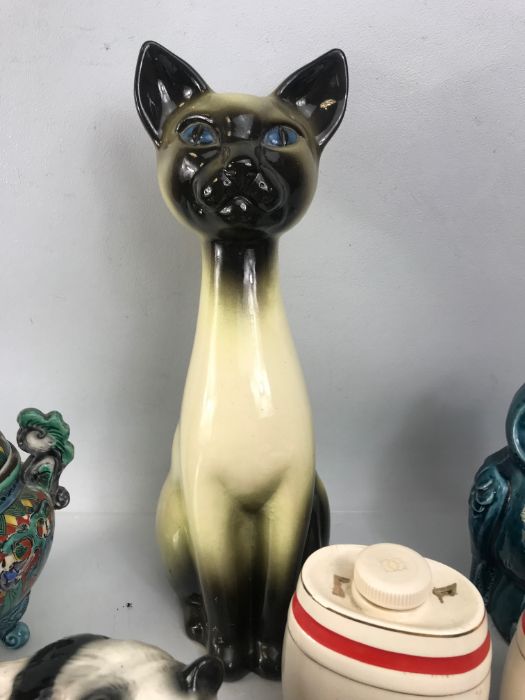 Collection of china and figurines to include Dartmouth Devon (Dartmouth Cat), Royal Doulton, Wade, - Image 3 of 7