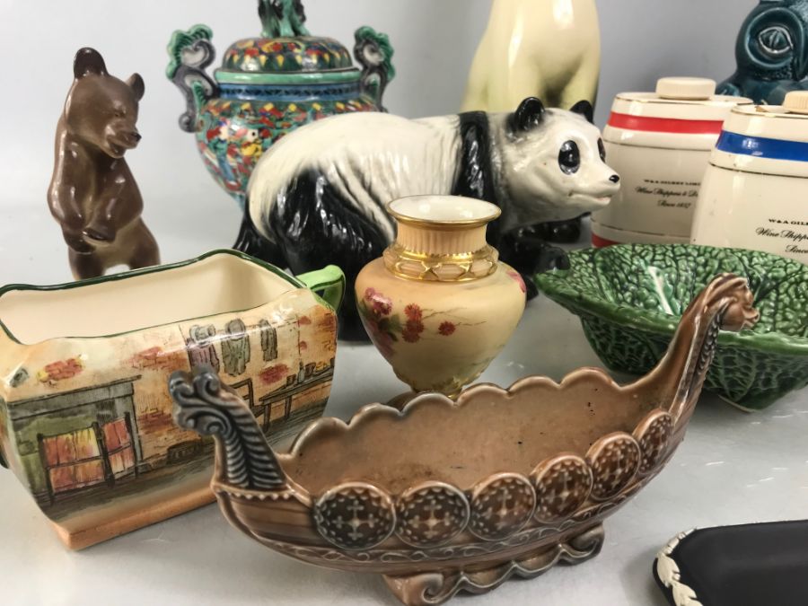 Collection of china and figurines to include Dartmouth Devon (Dartmouth Cat), Royal Doulton, Wade, - Image 2 of 7