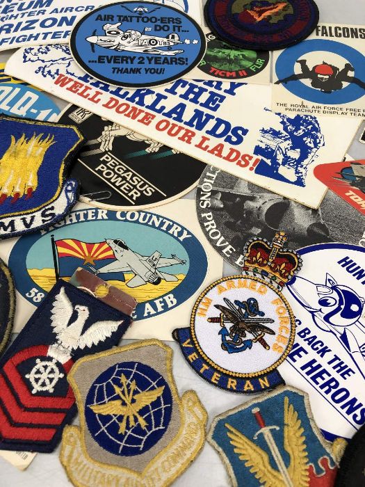 Military interest: Collection of military badges and stickers - Image 3 of 4