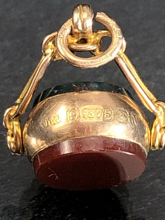 Hallmarked 9ct Gold Fob with Bloodstone and jasper stones - Image 3 of 3