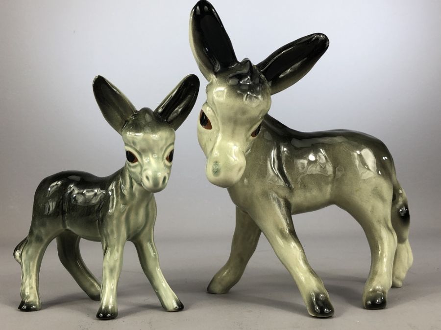 Collection of five ceramic donkeys / horses, the tallest approx 17cm in height - Image 2 of 4