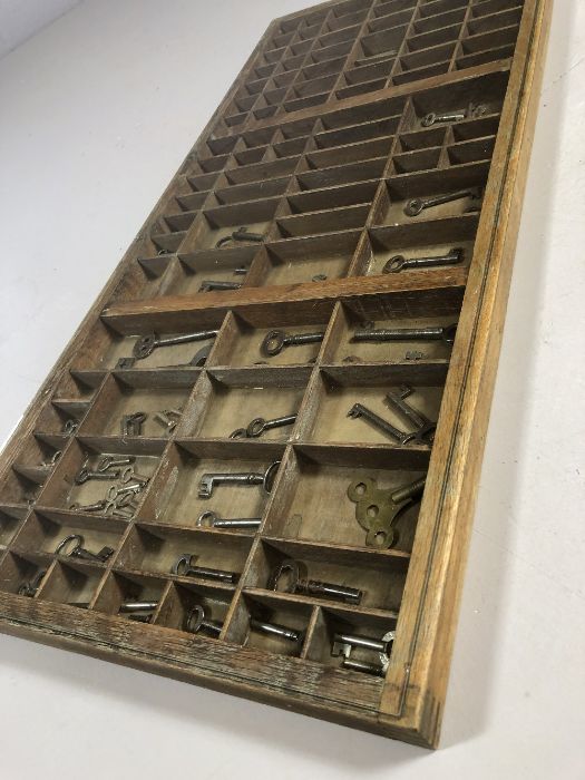 Large printers tray containing various vintage and antique keys and clock winders, approx 82cm x - Image 2 of 3