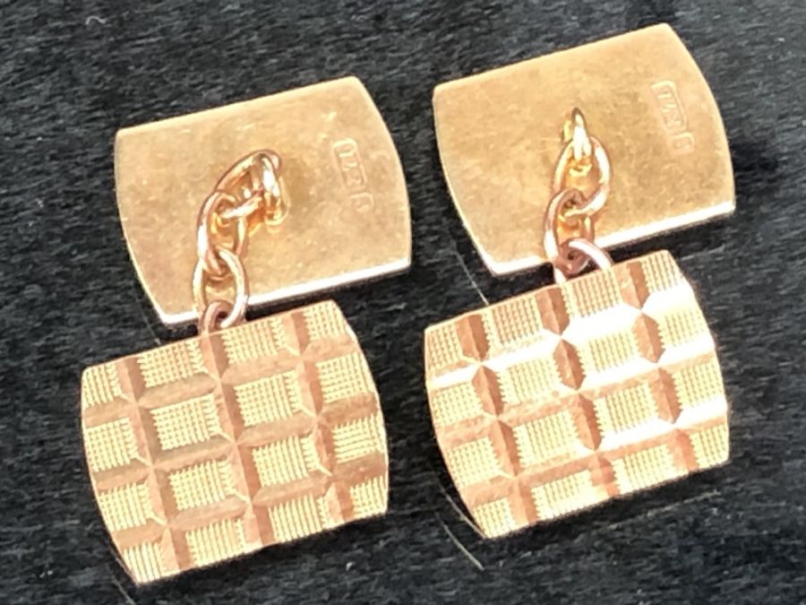 Pair of 9ct Gold cufflinks of geometric design approx 3.2g - Image 2 of 3