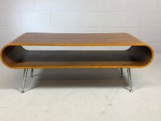 Retro / Mid Century style curved coffee table on chrome legs, approx 116cm x 50cm x 47cm tall