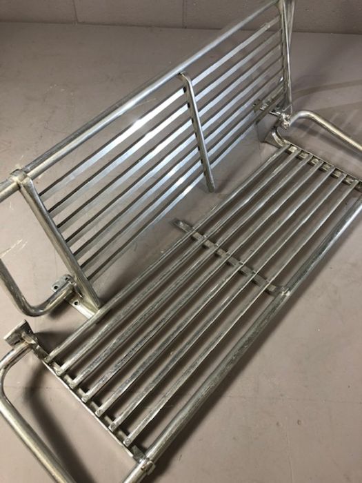 Pair of metal luggage racks, each approx 113cm x 35cm - Image 4 of 4